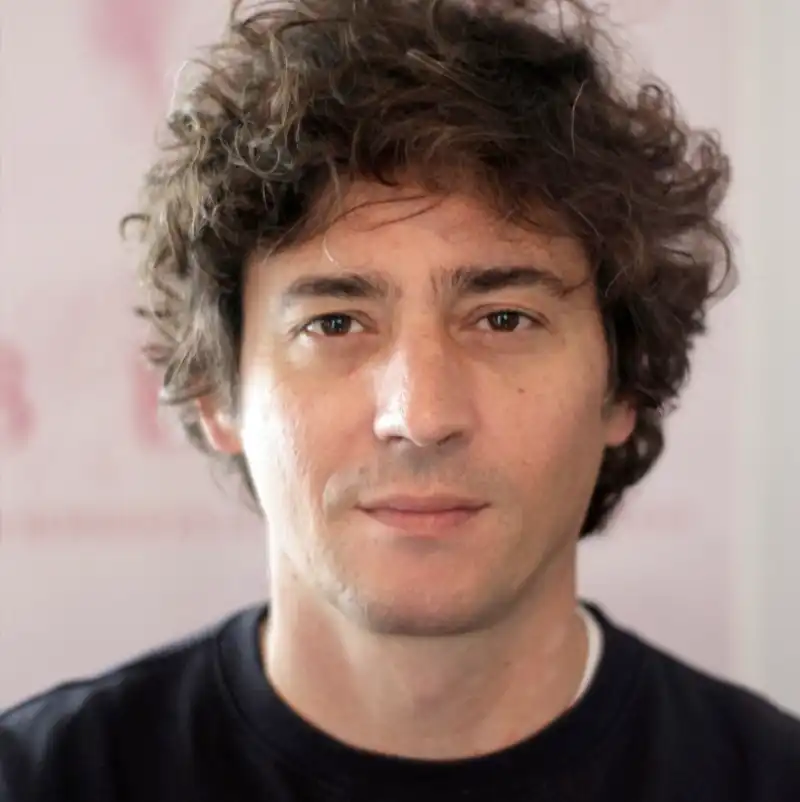 Juan Antonio Bernier 'Así procede el pájaro'. Biblioteca Pública 'Grupo Cántico'. Córdoba. 29 Abril 2026 Juan Antonio Bernier 'Así procede el pájaro'. Biblioteca Pública 'Grupo Cántico'. Córdoba. 29 Abril 2026